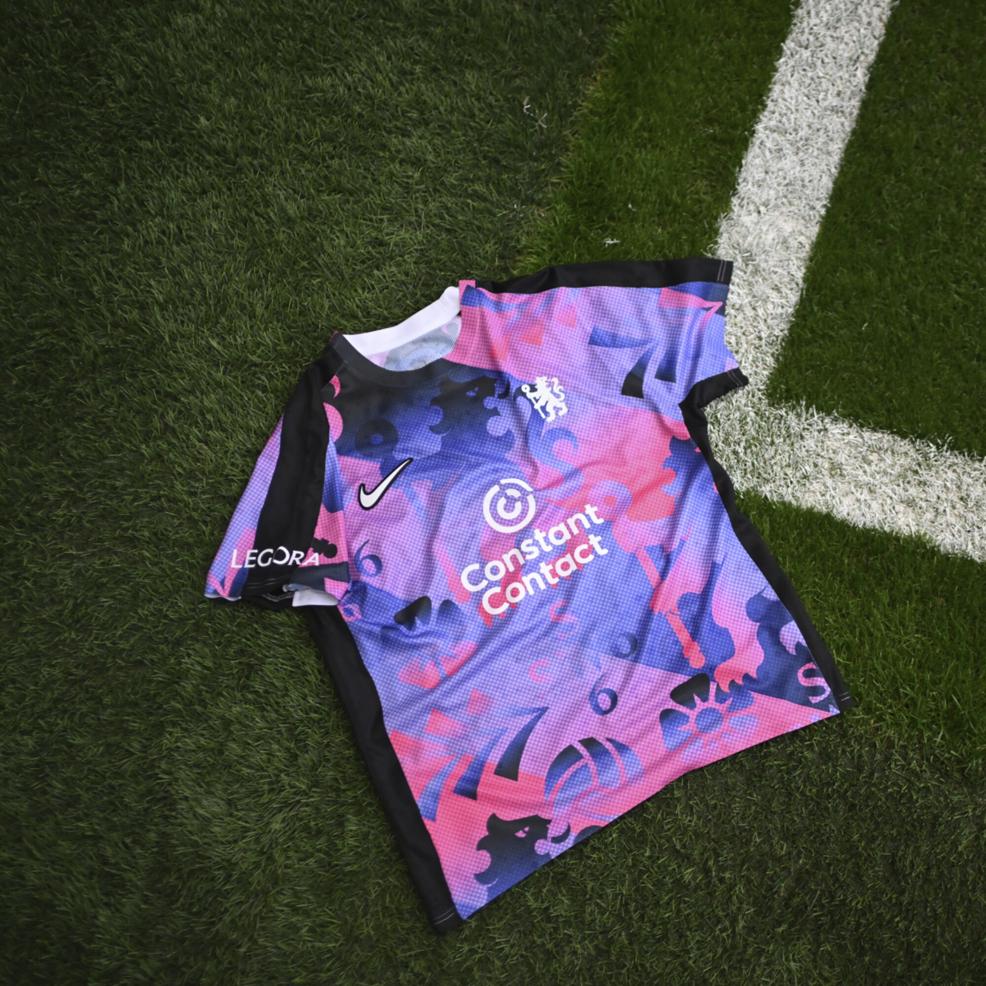 Chelsea CFCW SW6 Limited Edition Nike Pre Match Top - Unisex